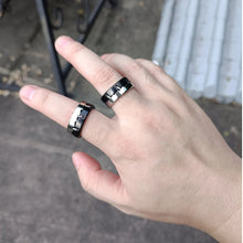 Load image into Gallery viewer, Fidget ratchet ring worn on fingers as anti stress accessory
